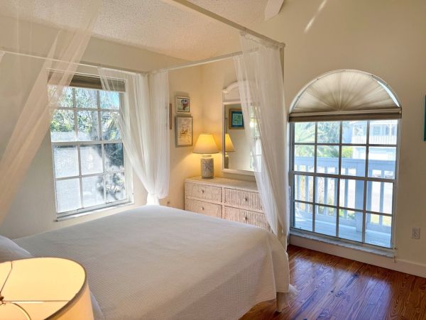 Beautiful 3 Bedroom Home with Loft and a Private Pool