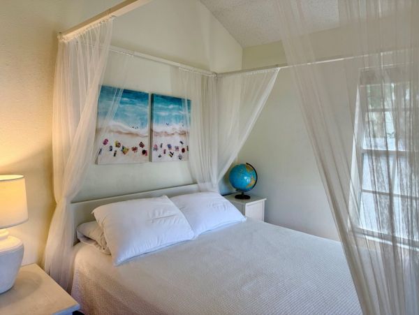 Beautiful 3 Bedroom Home with Loft and a Private Pool