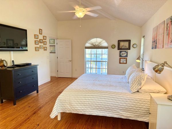 Beautiful 3 Bedroom Home with Loft and a Private Pool