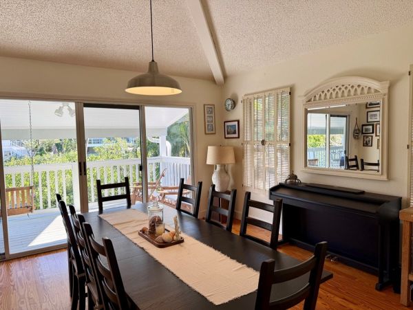 Beautiful 3 Bedroom Home with Loft and a Private Pool