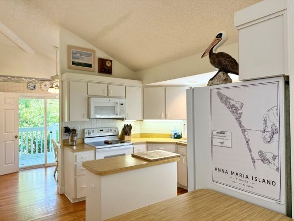 Beautiful 3 Bedroom Home with Loft and a Private Pool