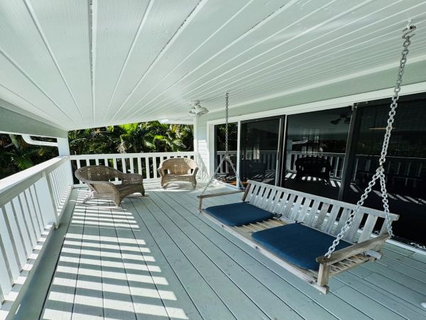 Beautiful 3 Bedroom Home with Loft and a Private Pool