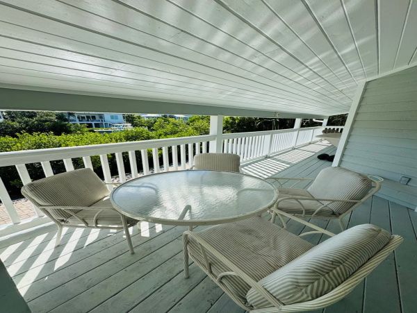 Beautiful 3 Bedroom Home with Loft and a Private Pool