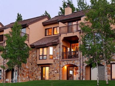 Front view of property