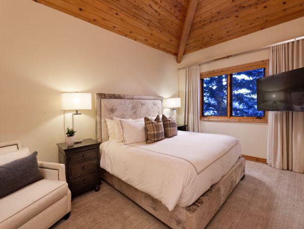 Snowmass  Six Bedroom Luxury Ski Home