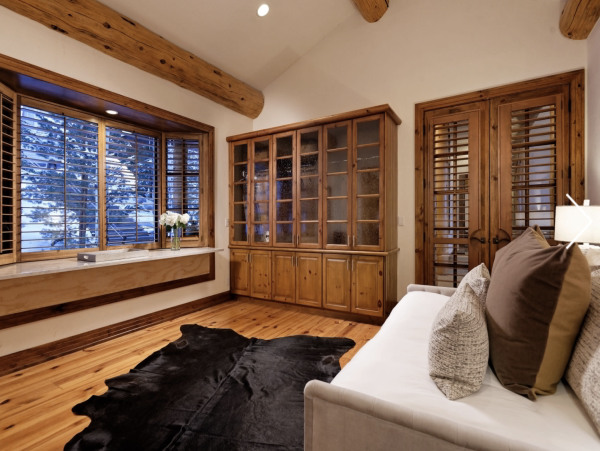 World Class 7- bedroom Ski In Ski Out Chalet Snowmass