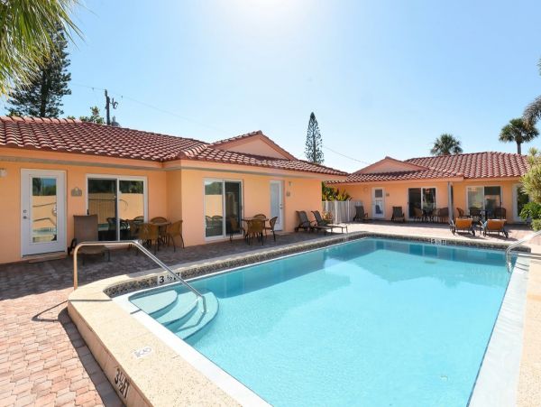 One Bedroom Value Anna Maria Island Rental Next to Beach