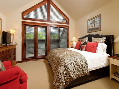 Bedroom 2 with king bed