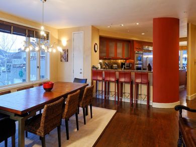 Dining & kitchen area