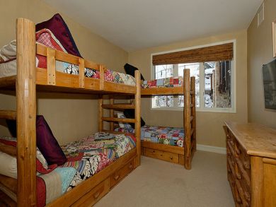 Bedroom 4 with two sets of bunk beds