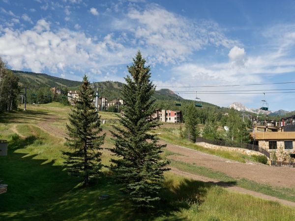 Ski in Ski Out Four Bedroom Vacation Home in Snowmass