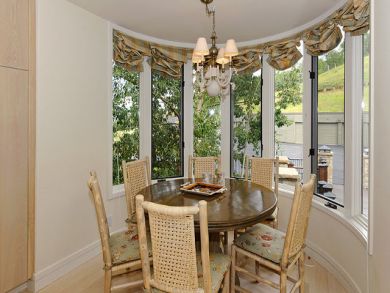 Breakfast nook