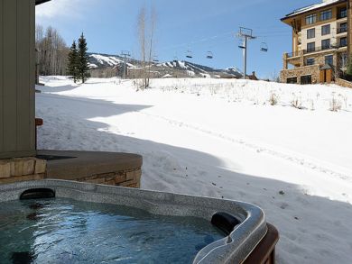 Private hot tub