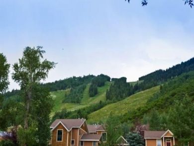 Beautiful View of Aspen Mountains
