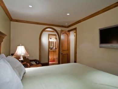 King Bed Master Bedroom with Flat Screen TV
