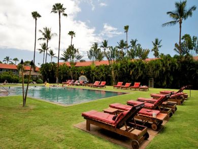 Walk to beach vacation condo with two pools in Lahaina, Hawaii Walk to beach vacation condo with two pools in Lahaina, Hawaii