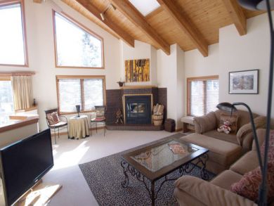 Fireplace & flat screen TV in living room