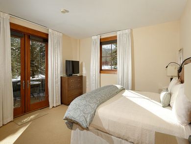 Bedroom 2 with queen bed