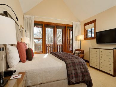 Master bedroom with queen bed