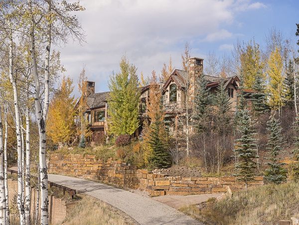 Luxury Snowmass Rental Home with Private Hot Tub Sleeps 10