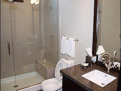 New Construction Modern Ski in/Ski out Condo Sleeps 5