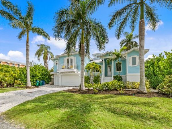 One of the Few Five Bedroom Rentals on Anna Maria Island