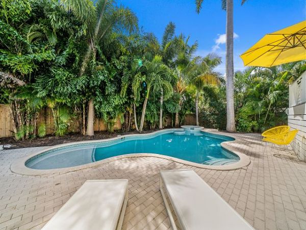 One of the Few Five Bedroom Rentals on Anna Maria Island