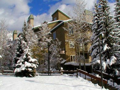 Walk to lift condo with mountain view in Vail, Colorado