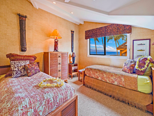 Oceanfront Paradise: A Luxurious Maui 4-Bedroom Retreat