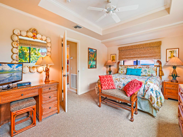 Oceanfront Paradise: A Luxurious Maui 4-Bedroom Retreat