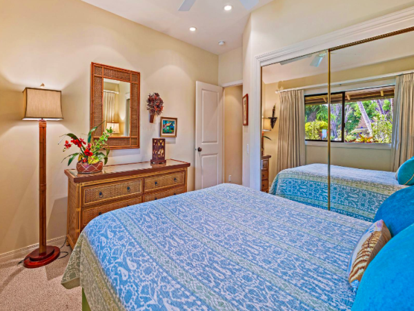 Oceanfront Paradise: A Luxurious Maui 4-Bedroom Retreat