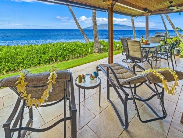 Oceanfront Paradise: A Luxurious Maui 4-Bedroom Retreat