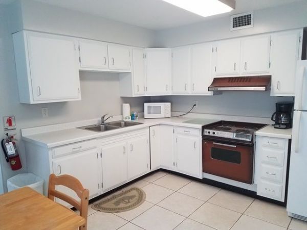 Lovely 2 Bedroom Vacation Condo in Holmes Beach