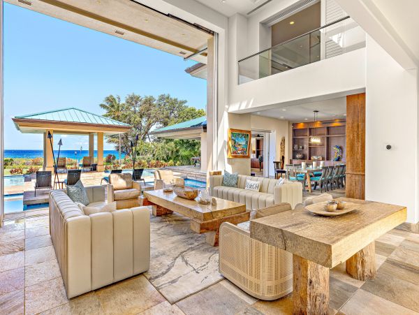 Oceanfront Luxury Beach Retreat in Kaanapali, Maui