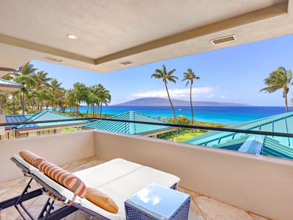 Oceanfront Luxury Beach Retreat in Kaanapali, Maui