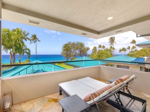 Oceanfront Luxury Beach Retreat in Kaanapali, Maui