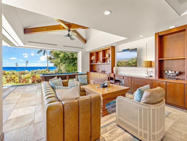 Oceanfront Luxury Beach Retreat in Kaanapali, Maui