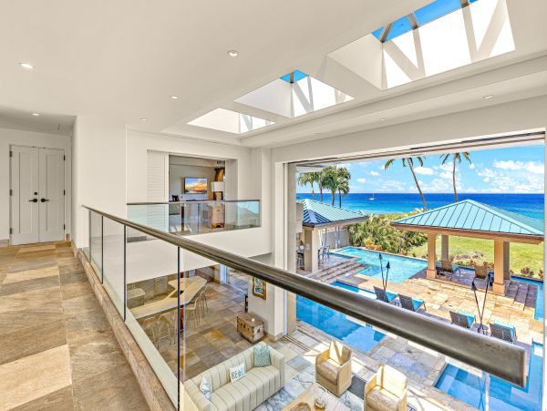 Oceanfront Luxury Beach Retreat in Kaanapali, Maui