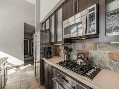 Snowmass Village Vacation Condo Sleeps Eight Guests