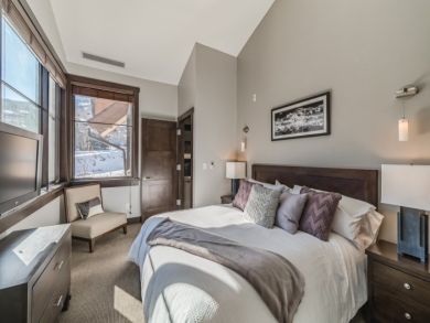 Snowmass Village Vacation Condo Sleeps Eight Guests