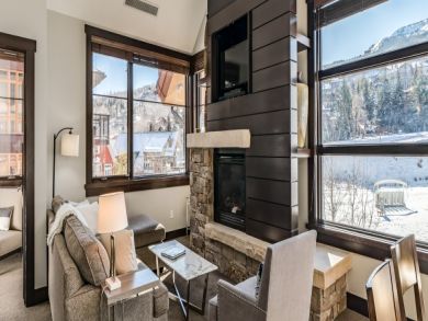 Snowmass Village Vacation Condo Sleeps Eight Guests