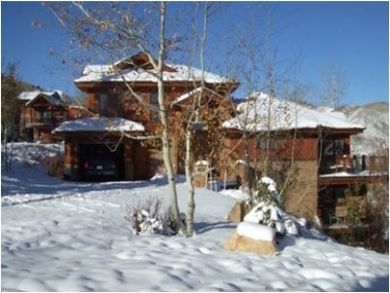 Snowmass Village Four Bedroom Home -Sleeps 9 - Ski in Ski Out