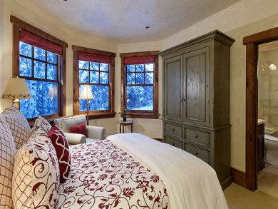 Bedroom 3 with king bed