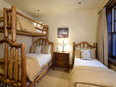 Bedroom 5 with twin bed & one set of bunk beds