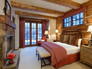 Bedroom 4 with queen bed