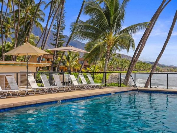 Maui Oceanfront Vacation Rental - Maui Family Beachfront Home with Panoramic Views
