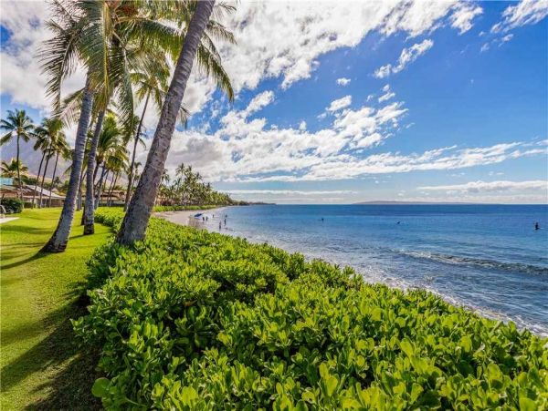 Maui Oceanfront Vacation Rental - Maui Family Beachfront Home with Panoramic Views