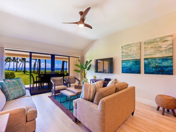 Lahaina Oceanfront Townhome 4 Bedrooms Sleeps 8 Guests