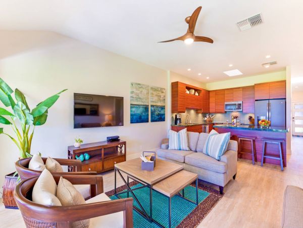 Lahaina Oceanfront Townhome 4 Bedrooms Sleeps 8 Guests