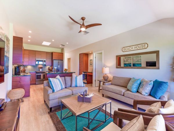 Lahaina Oceanfront Townhome 4 Bedrooms Sleeps 8 Guests